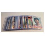 1976 TOPPS BASEBALL CARDS IN TOP LOADERS