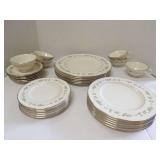 LOT OF 24 PIECES OF LENOX BROOKDALE CHINA