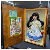 LARGE HEIRLOOM DOLLS SNOW WHITE DOLL WITH PAPERWORK AND POP-UP BOOK, INCLUDES BOOK MOTIF WOODEN CASE