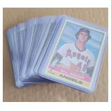 1976 TOPPS BASEBALL CARDS IN TOP LOADERS