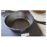 LODGE 8CF CAST IRON SKILLET