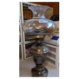 VINTAGE BRASS BASE TABLE LAMP WITH HAND-PAINTED GLASS SHADE