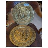 PAIR OF VINTAGE REPOUSSE ENGLISH BRASS HANGING DECORATIVE PLATES