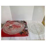 KIT… Decorative Christmas platters to include Mikasa in the original box, see pictures for details.