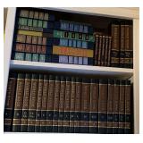 1981 THE WORLD BOOK ENCYCLOPEDIA SET & SELECTION OF READER