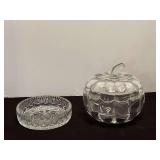 LR… Lovely crystal bowl, believed to be Fostoria Princess House snowflake bowl, also includes a beautiful art glass pumpkin, be believed to be Godinger crystal, see pictures for details.