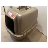 BR1…Enclosed cat litter pan, has never been used, see pictures for details.