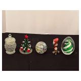 MAIN… Shelf lot marked 1144 to include a lovely Murano art glass paper weight, enamel metal exotic bird trinket box, art glass Christmas tree, and more. See pictures for details.