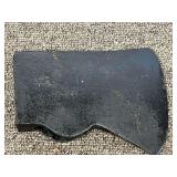 Vintage splitting axe head, see pictures for details.