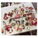 Vintage Christmas ornaments and others / Ships