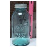 BALL PERFECT MASON BLUE JAR W/ ZINC LID / SHIPS