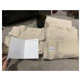 LINEN NAPKINS AND CUTE CARD