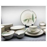 SHOWA STONEWARE INCL 8 PLATES, 8 CUPS, 7 SAUCERS,