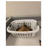 LAUNDRY BASKET WITH HANGERS