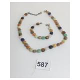 POLISHED STONE BEADED NECKLACE SQUARE SHAPES