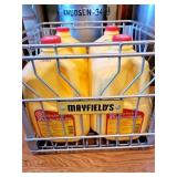 MAYFIELD WIRE MILK CRATE W/4 PLASTIC GALLON JUGS