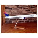 DELTA 24 INCH AIRPLANE MODEL