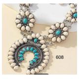 WHITE AND TURQUOISE COLOR NECKLACE