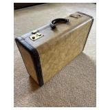 VINTAGE HARD SIDED SUITCASE