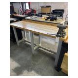 WORK BENCH WITH VICE