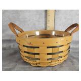 2001 LONGABERGER HAND WOVEN BASKET