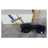 GOODR RUNNING SUNGLASSES WITH BOX