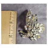 VINTAGE RHINESTONE BROOCH