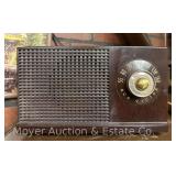 Vintage RCA Victor Radio, 9" Wide