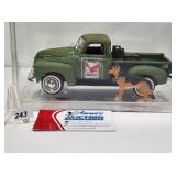 Ertl Collectible-47 Dodge Pickup US Marines (Green