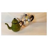 Pair Tea Pots