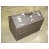 Kennedy Metal Toolbox  18x10x13 inches