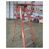 WERNER 6FT FIBERGLASS LADDER