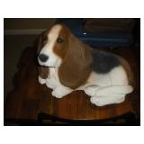 BEAGLE STATUE