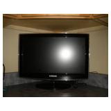 SAMSUNG 20 INCH TV W/ REMOTE