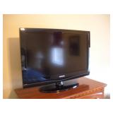 SAMSUNG 32 INCH FLAT SCREEN W/REMOTE