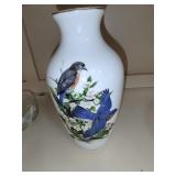 Danbury Mint Kaiser Roger Peterson Bluebird Vase