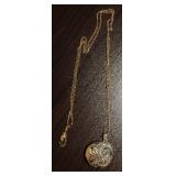 Vtg 12K Gold Floral Etched Photo Locket Necklace