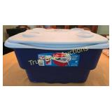 Rubbermaid Ice Chest Cooler with Utensils Set