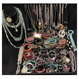 ASSORTED COSTUME JEWELRY, NECKLACES, BRACELETS,