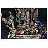 ASSORTED COSTUME JEWELRY, NECKLACES, BRACELETS,