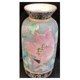 VTG. HAND PAINTED CHINESE FLORAL VASE, 8ï¿½ï¿½ H