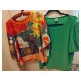 Womens Tops Sz M/L