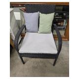 Outdoo Wicker Chair w/Cushion