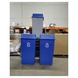 (3) Rubbermaid Square Recycle Bins with Lids2