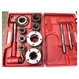 NPT pipe threading kit in case