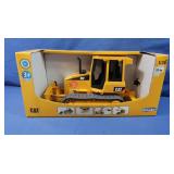 NIB CAT Bruder 1:16 Scale