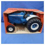 NIB Ford 8000 Extra Large Tractor #800