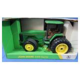 NIB John Deere 8400 Tractor 1:16 Scale