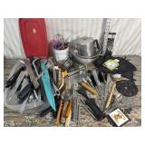 Box kitchen utensils - bottles brushes,