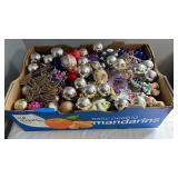 Huge lot 24ï¿½x 15 1/2ï¿½ 7 1/2ï¿½ Christmas tree